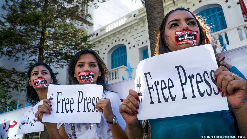 Journalists protesting in defense of press freedom in Tunis, 17 October 2012. Picture Alliance, ABACA, N. Fauque