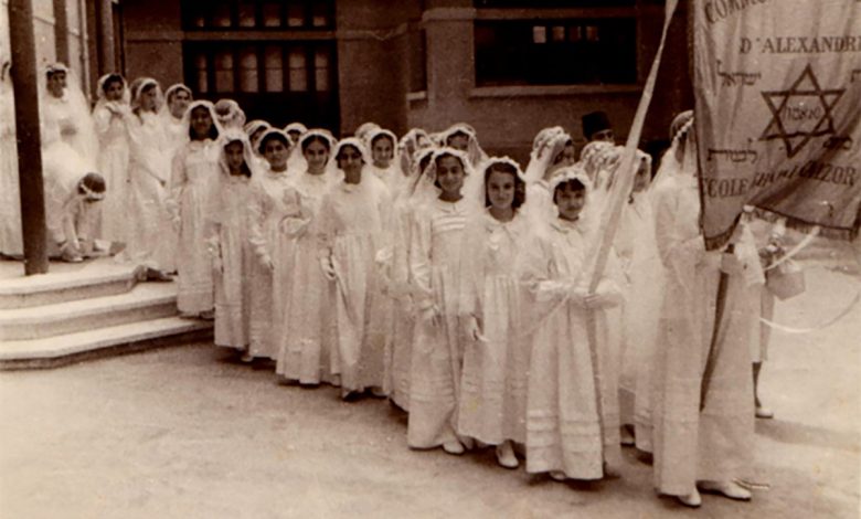 Egyptian Jewish girls in a parade in Alexandria in the beginnings of the 20th century. Photograph: Nebi Daniel Association